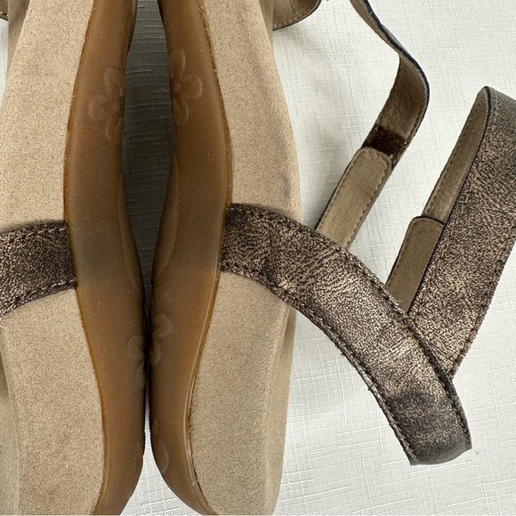 Aetrex Women's 40 (9-9.5) Gabby Bronze Adjustable Sandals - Picture 8 of 17